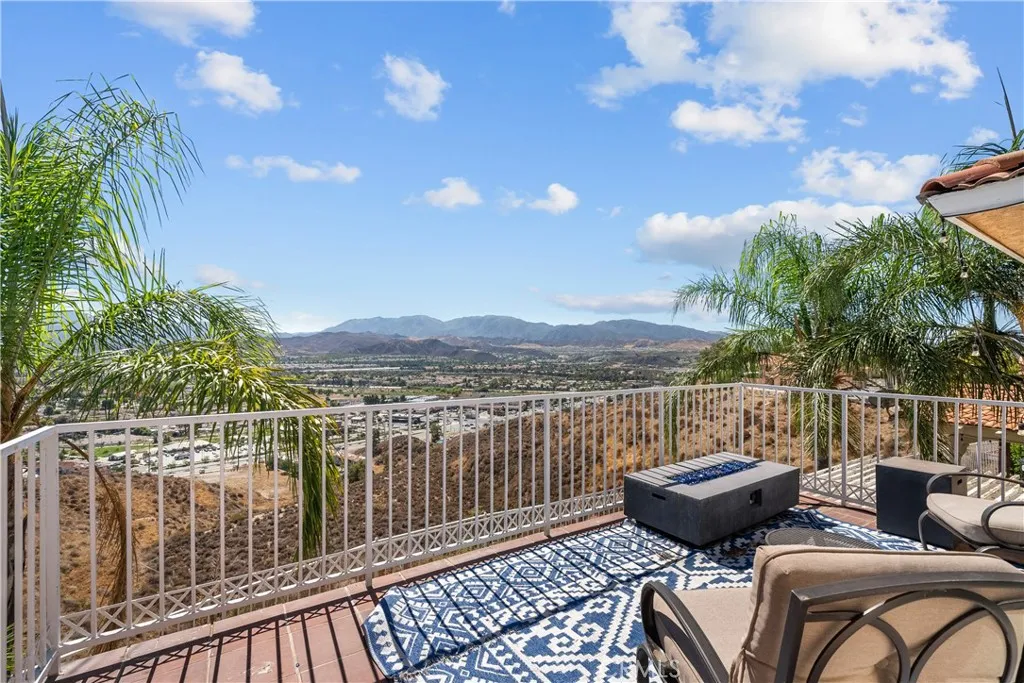 18554 Olympian Ct., Canyon Country, California 91351 home-pic-6