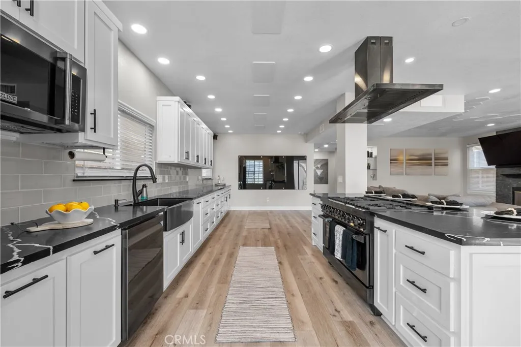 18554 Olympian Ct., Canyon Country, California 91351 home-pic-3
