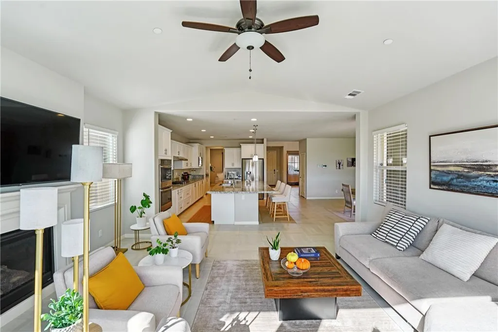 35174 Rockford, Murrieta, California 92563 home-pic-3