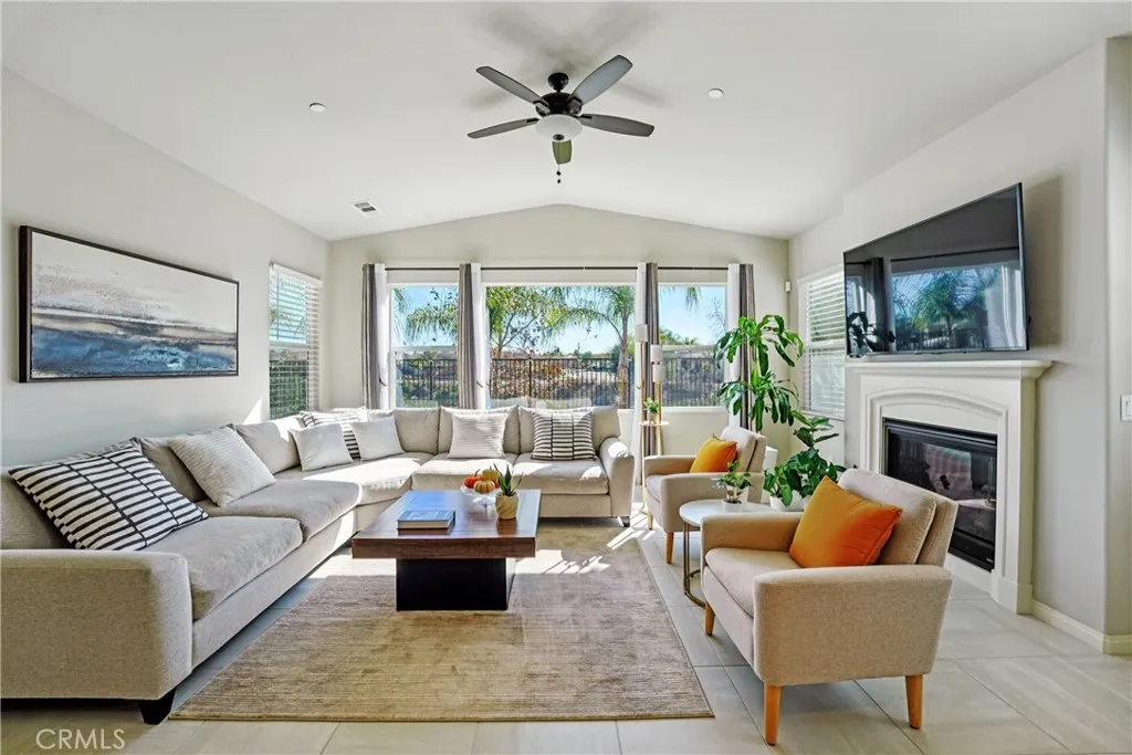 35174 Rockford, Murrieta, California 92563 home-pic-2