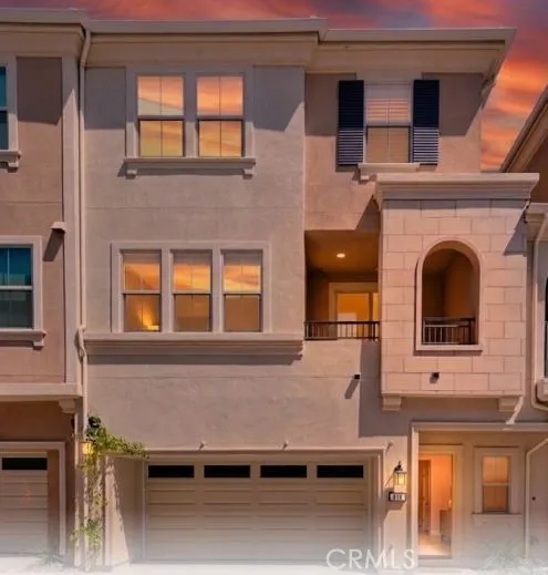 606 White Oaks