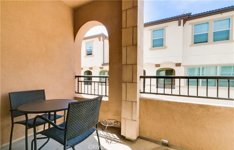 Balcony to Neighborhood View