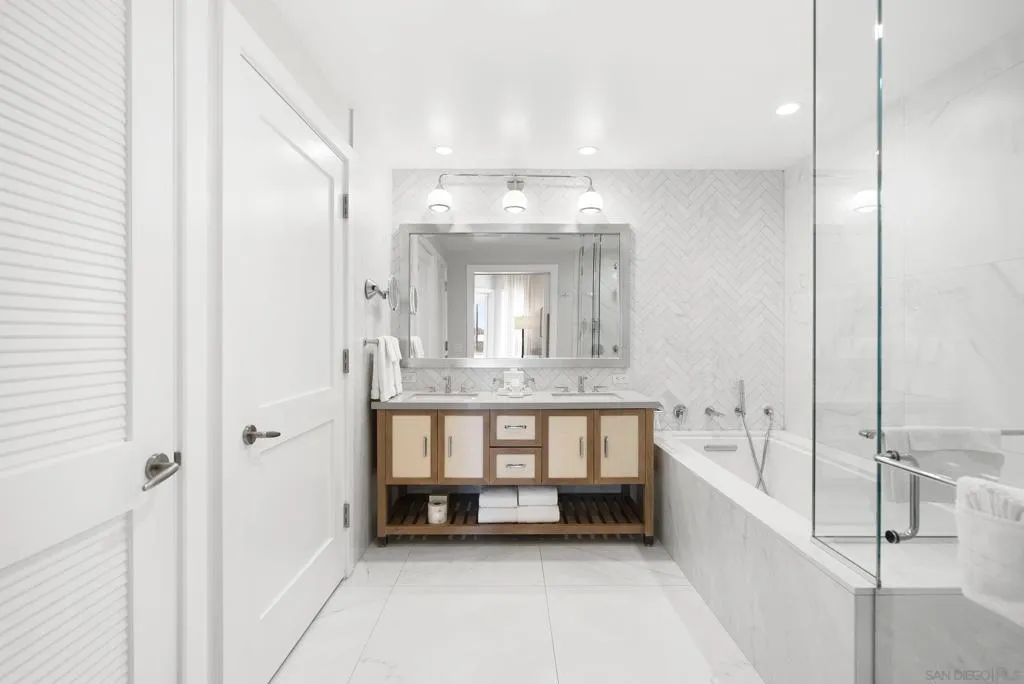 1500 Orange Ave 38, Coronado, California 92118 home-pic-16