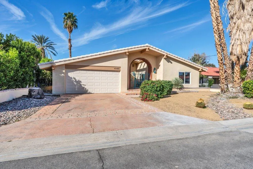 43485 Texas Avenue, Palm Desert, California 92211 home-pic-2