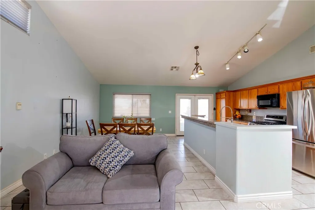 4543 Windstar Way, Palmdale, California 93552 home-pic-2