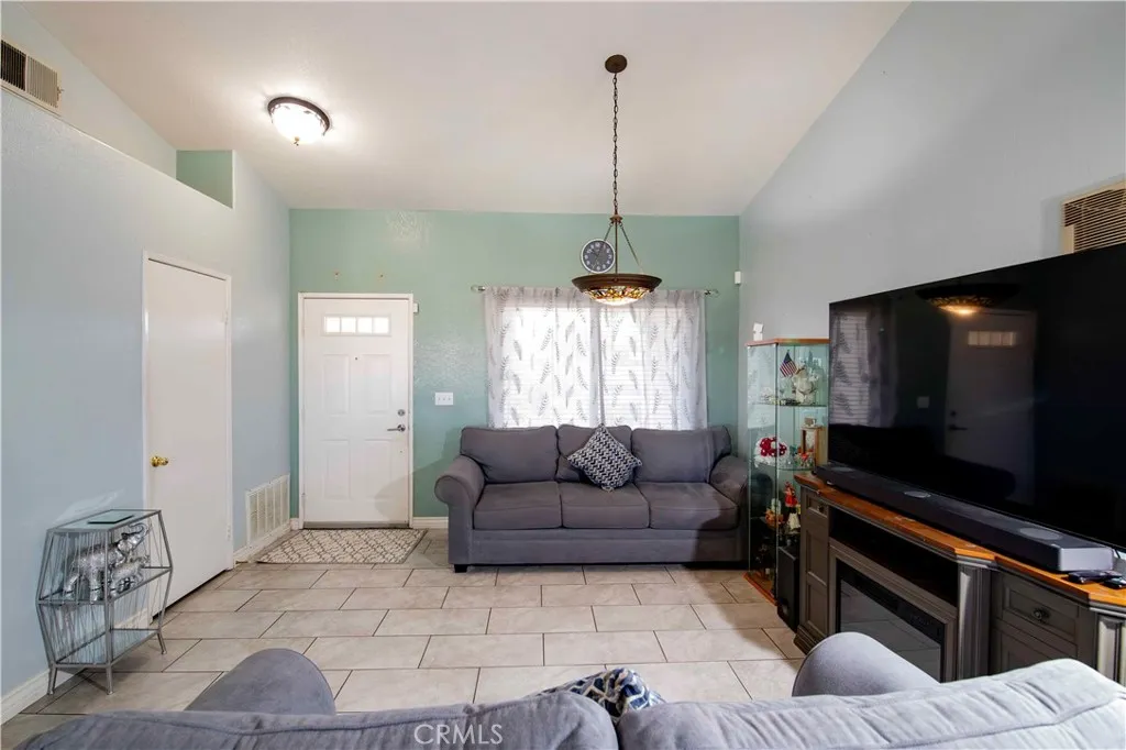 4543 Windstar Way, Palmdale, California 93552 home-pic-4