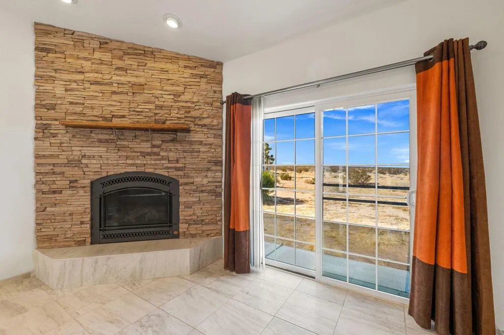 62734 Starlight Street, Joshua Tree, California 92252 home-pic-13
