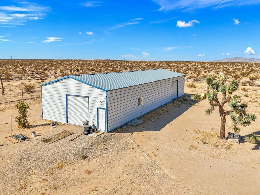 62734 Starlight Street, Joshua Tree, California 92252 home-pic-44