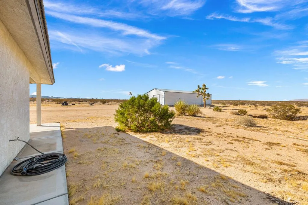 62734 Starlight Street, Joshua Tree, California 92252 home-pic-43