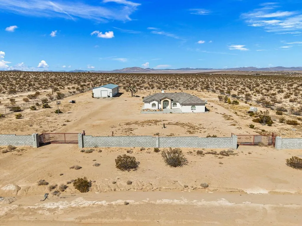 62734 Starlight Street, Joshua Tree, California 92252 home-pic-58