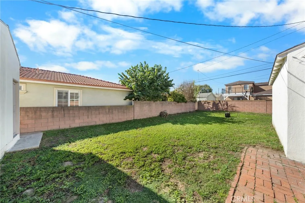 9929 Rosewood Avenue, South Gate, California 90280 home-pic-29