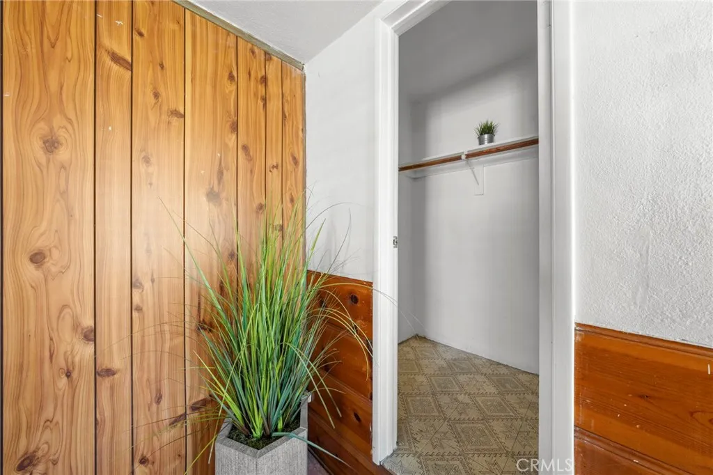 9929 Rosewood Avenue, South Gate, California 90280 home-pic-25