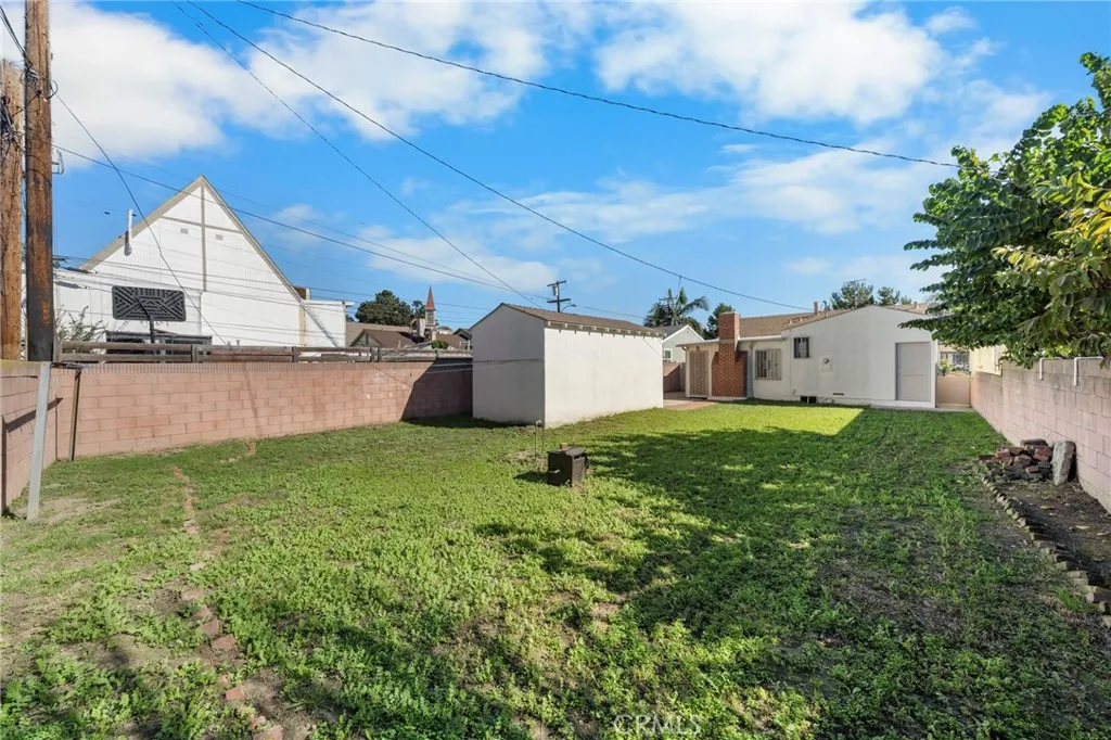 9929 Rosewood Avenue, South Gate, California 90280 home-pic-32