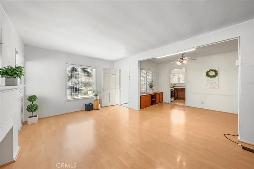 9929 Rosewood Avenue, South Gate, California 90280 home-pic-5