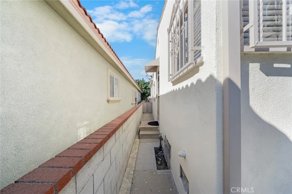 9929 Rosewood Avenue, South Gate, California 90280 home-pic-35