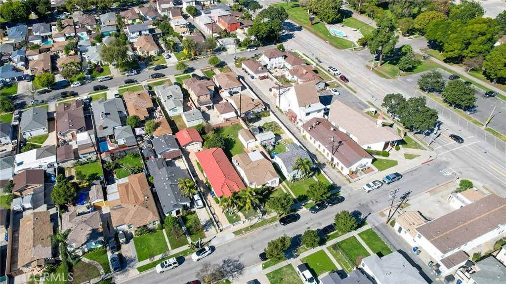 9929 Rosewood Avenue, South Gate, California 90280 home-pic-39