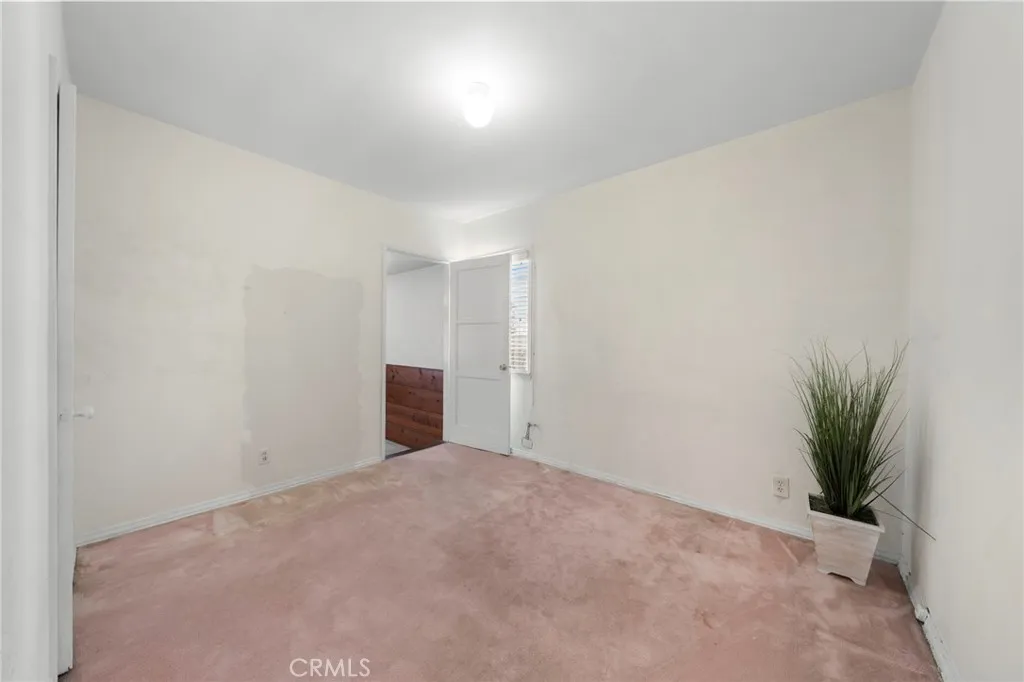 9929 Rosewood Avenue, South Gate, California 90280 home-pic-20