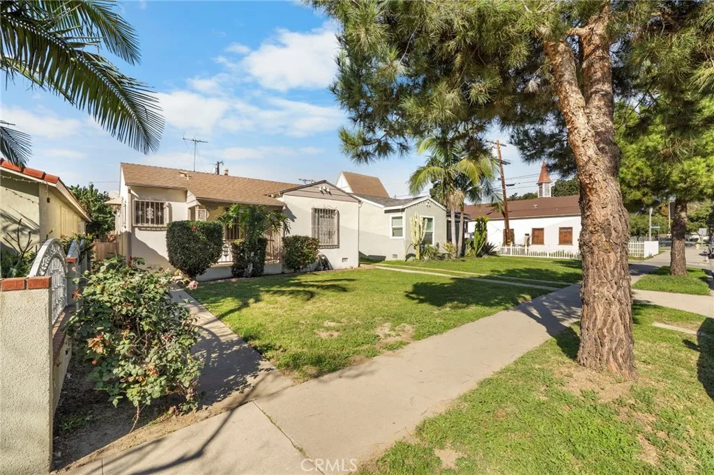 9929 Rosewood Avenue, South Gate, California 90280 home-pic-4
