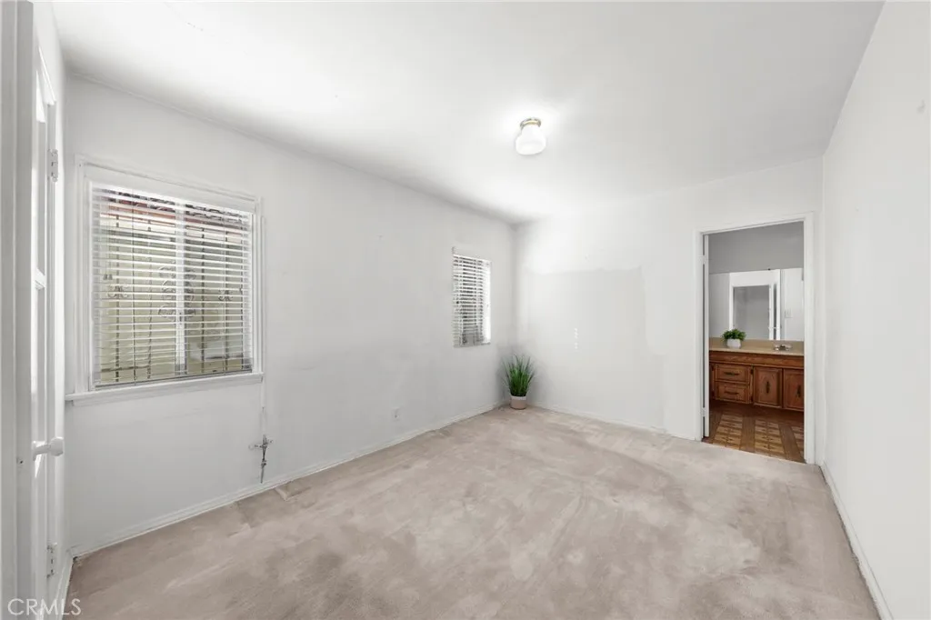 9929 Rosewood Avenue, South Gate, California 90280 home-pic-17