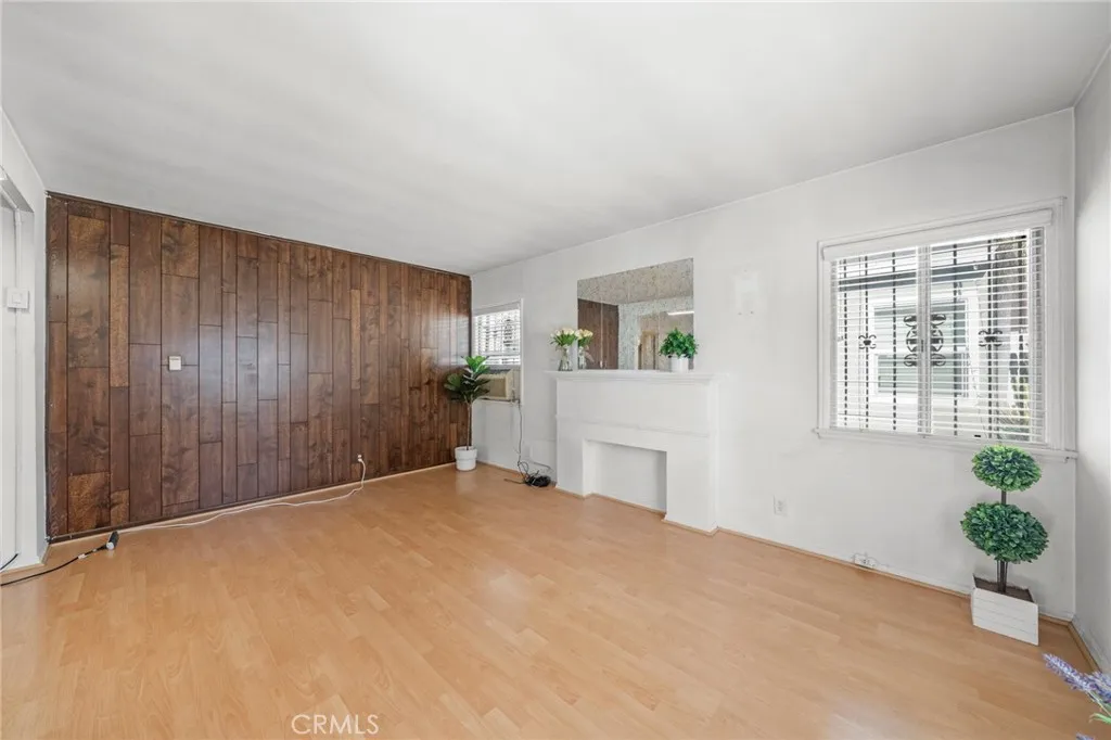 9929 Rosewood Avenue, South Gate, California 90280 home-pic-8