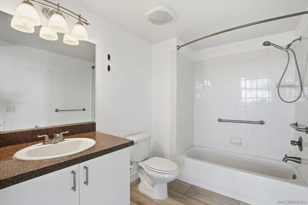 1080 Park Blvd 807, San Diego, California 92101 home-pic-33