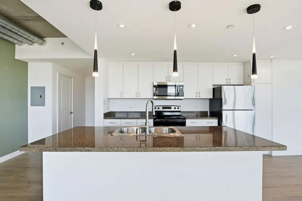 1080 Park Blvd 807, San Diego, California 92101 home-pic-11