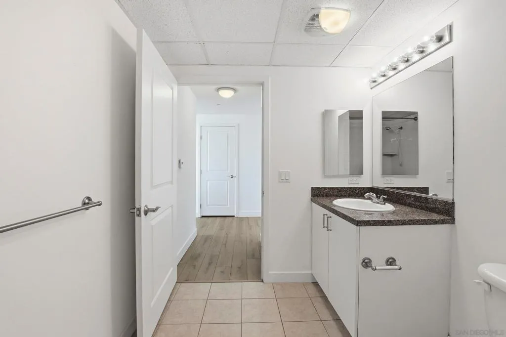 1080 Park Blvd 807, San Diego, California 92101 home-pic-12