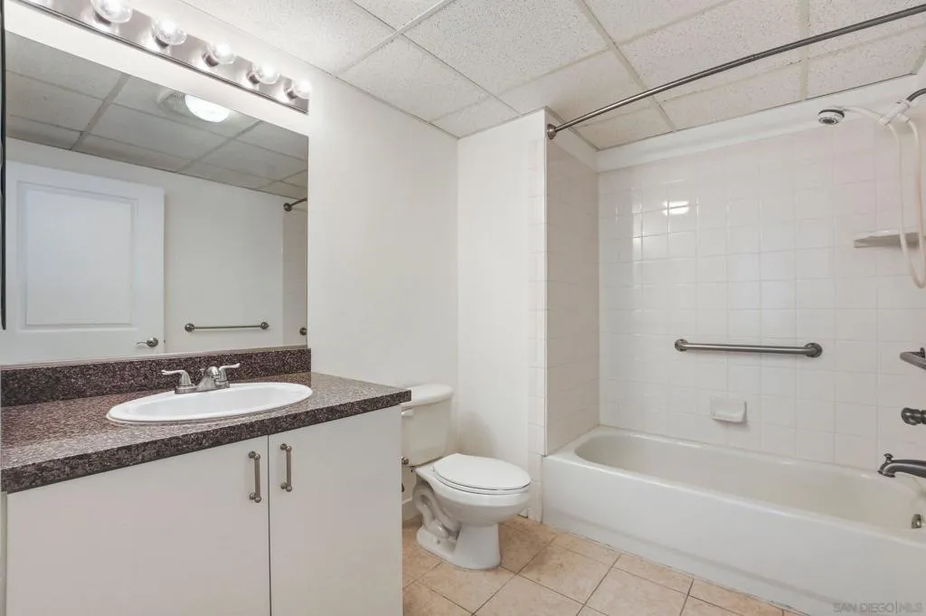 1080 Park Blvd 807, San Diego, California 92101 home-pic-40