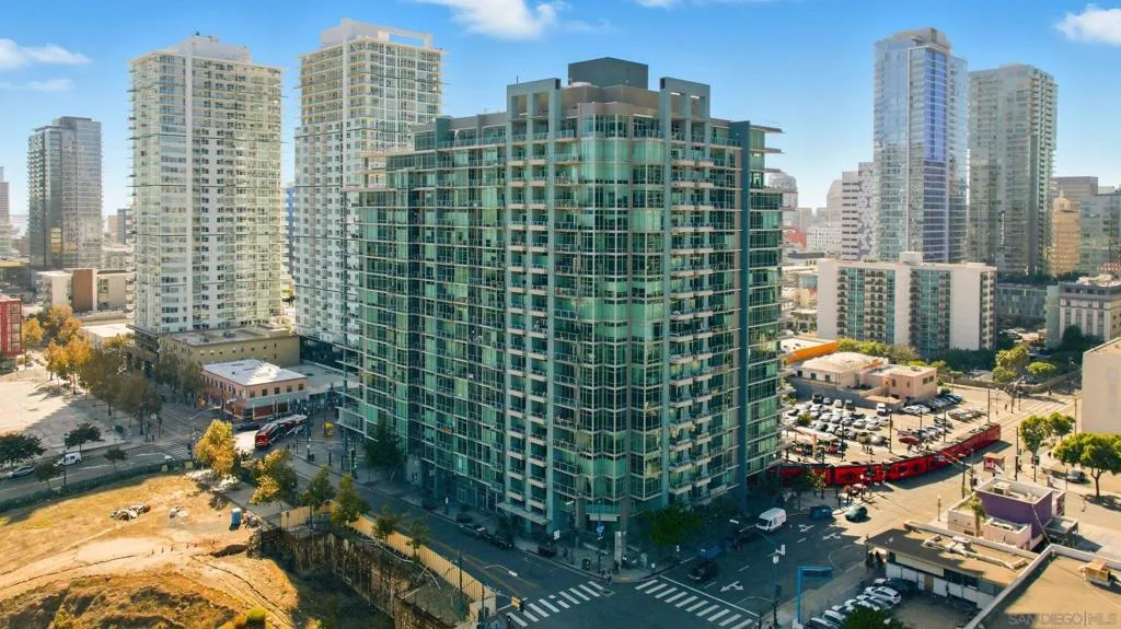 1080 Park Blvd 807, San Diego, California 92101 home-pic-5