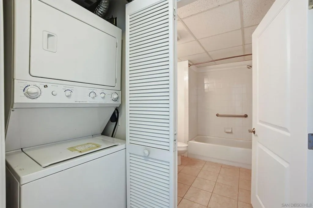 1080 Park Blvd 807, San Diego, California 92101 home-pic-41