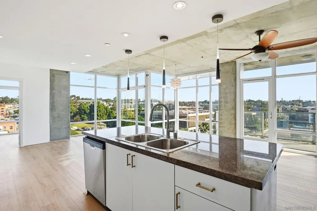 1080 Park Blvd 807, San Diego, California 92101 home-pic-21