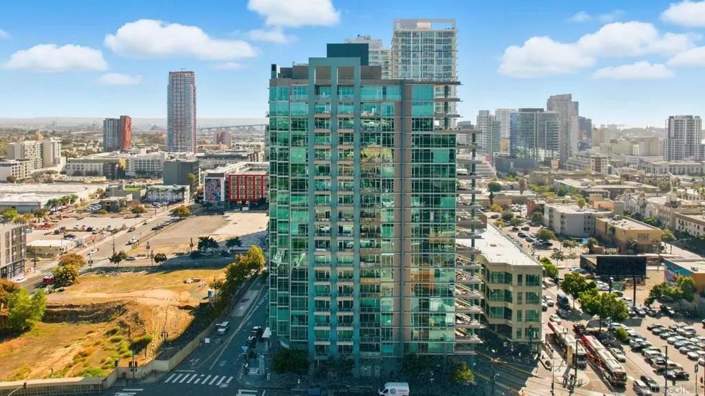1080 Park Blvd 807, San Diego, California 92101 home-pic-6