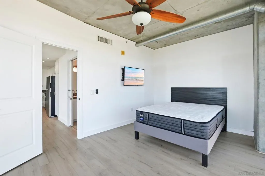 1080 Park Blvd 807, San Diego, California 92101 home-pic-34