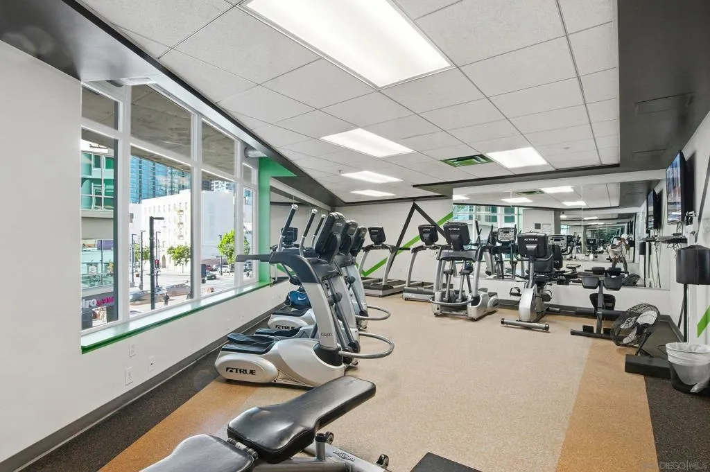 1080 Park Blvd 807, San Diego, California 92101 home-pic-44