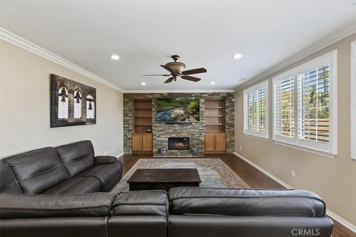 14140 Crystal Pool Court, Eastvale, California 92880