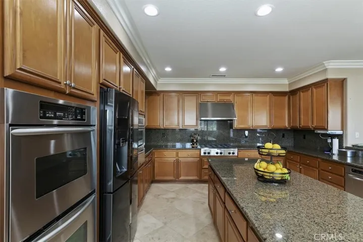 14140 Crystal Pool Court, Eastvale, California 92880