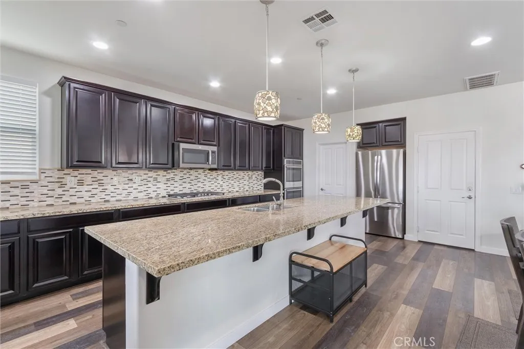 29046 Sterling Lane, Valencia, California 91354 home-pic-26