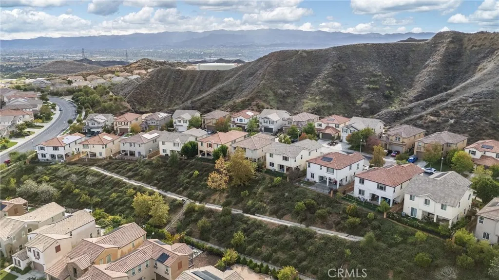 29046 Sterling Lane, Valencia, California 91354 home-pic-13