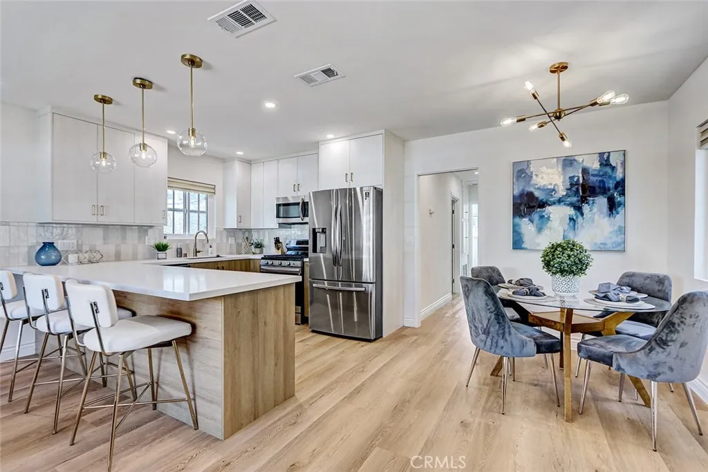 875 W 1st Street, San Pedro, California 90731 home-pic-1