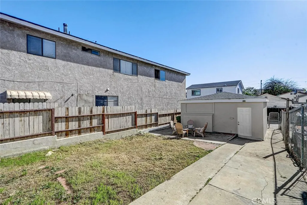 875 W 1st Street, San Pedro, California 90731 home-pic-21