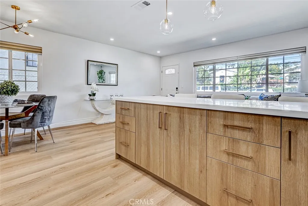 875 W 1st Street, San Pedro, California 90731 home-pic-12