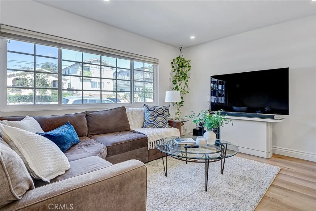 875 W 1st Street, San Pedro, California 90731 home-pic-3