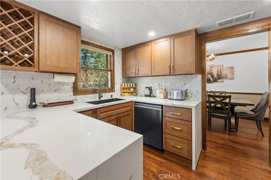42554 Juniper Drive, Big Bear Lake, California 92315 home-pic-40