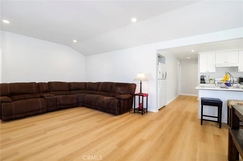 1520 W 216th Street, Torrance, California 90501 home-pic-6