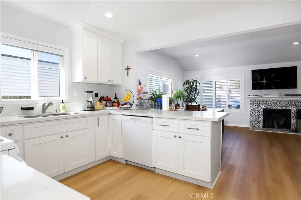 1520 W 216th Street, Torrance, California 90501 home-pic-12