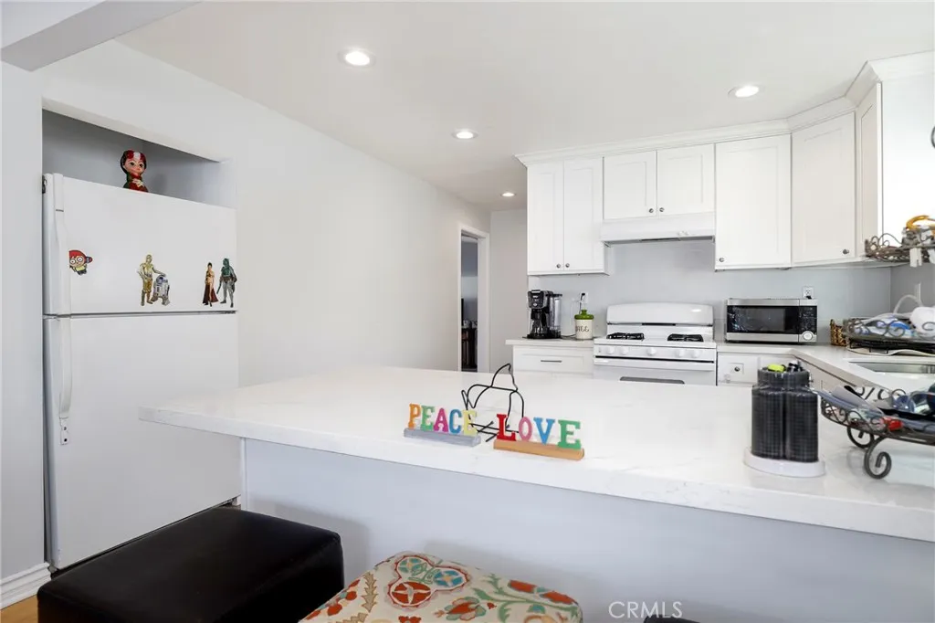 1520 W 216th Street, Torrance, California 90501 home-pic-13