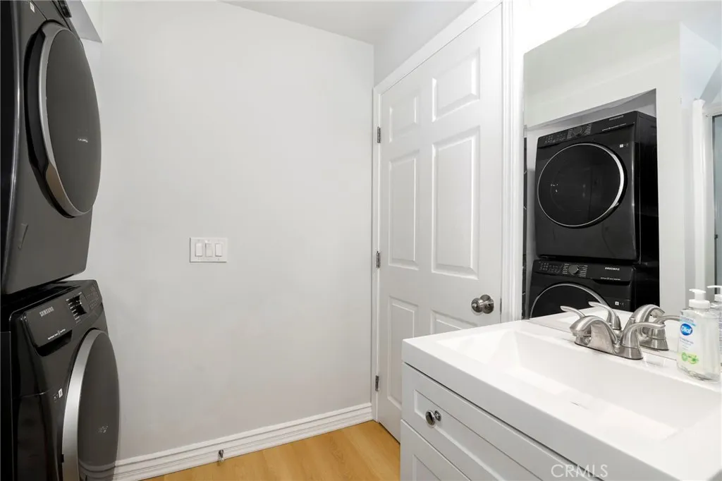 1520 W 216th Street, Torrance, California 90501 home-pic-23