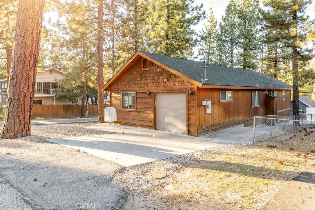 701 Irving, Big Bear City, California 92314 home-pic-32