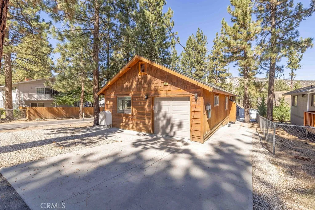 701 Irving, Big Bear City, California 92314 home-pic-27