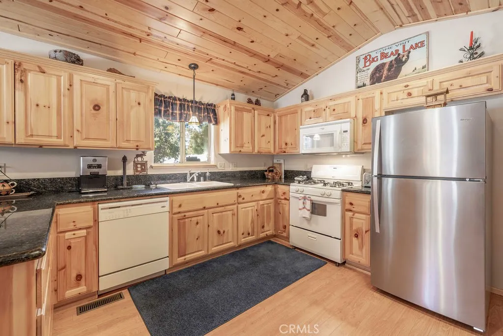 701 Irving, Big Bear City, California 92314 home-pic-7